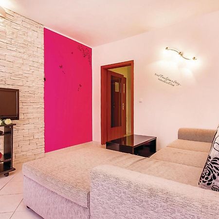 Awesome Apartment In Dobrinj With Wifi Exterior photo