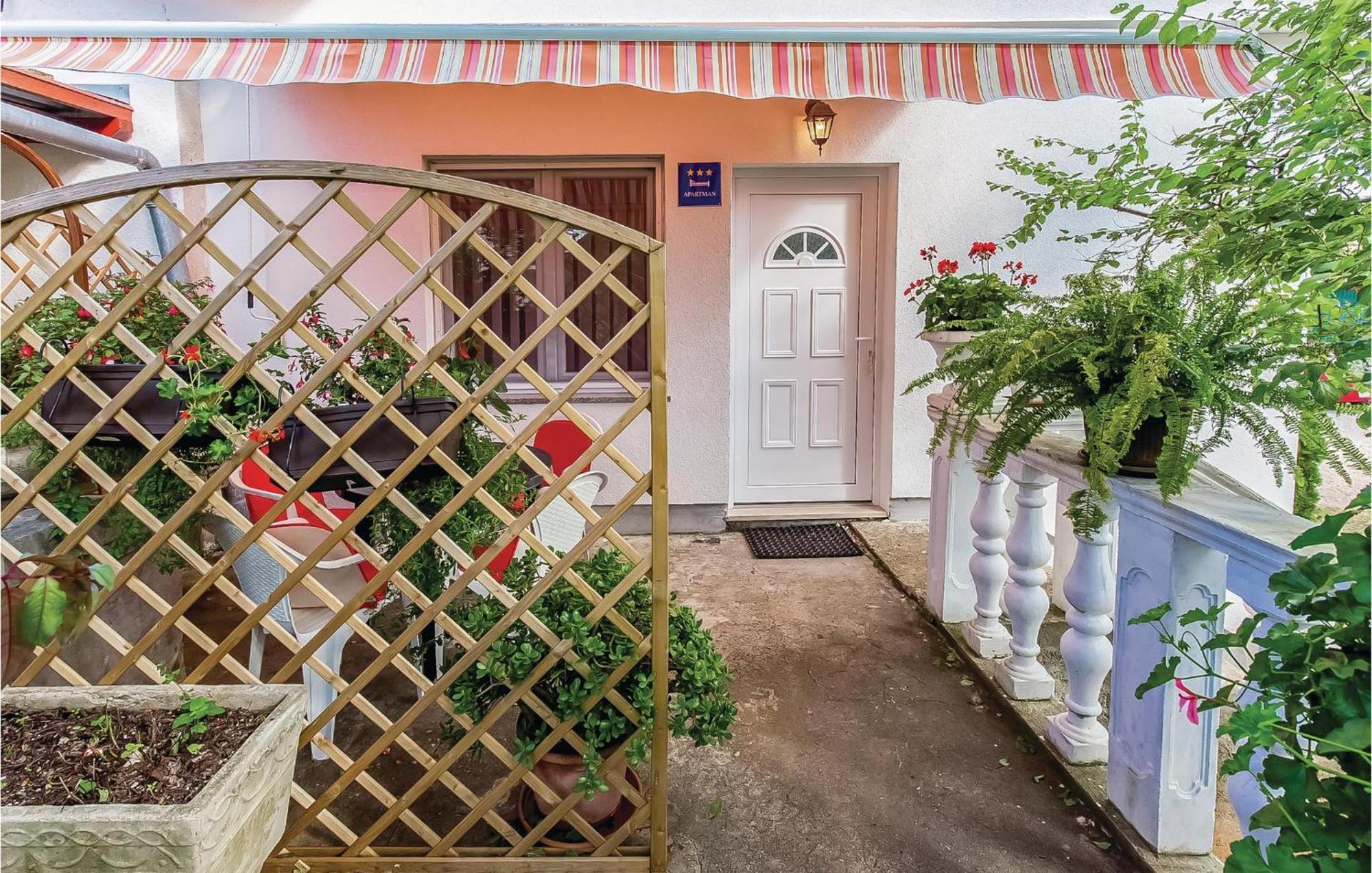 Awesome Apartment In Dobrinj With Wifi Exterior photo