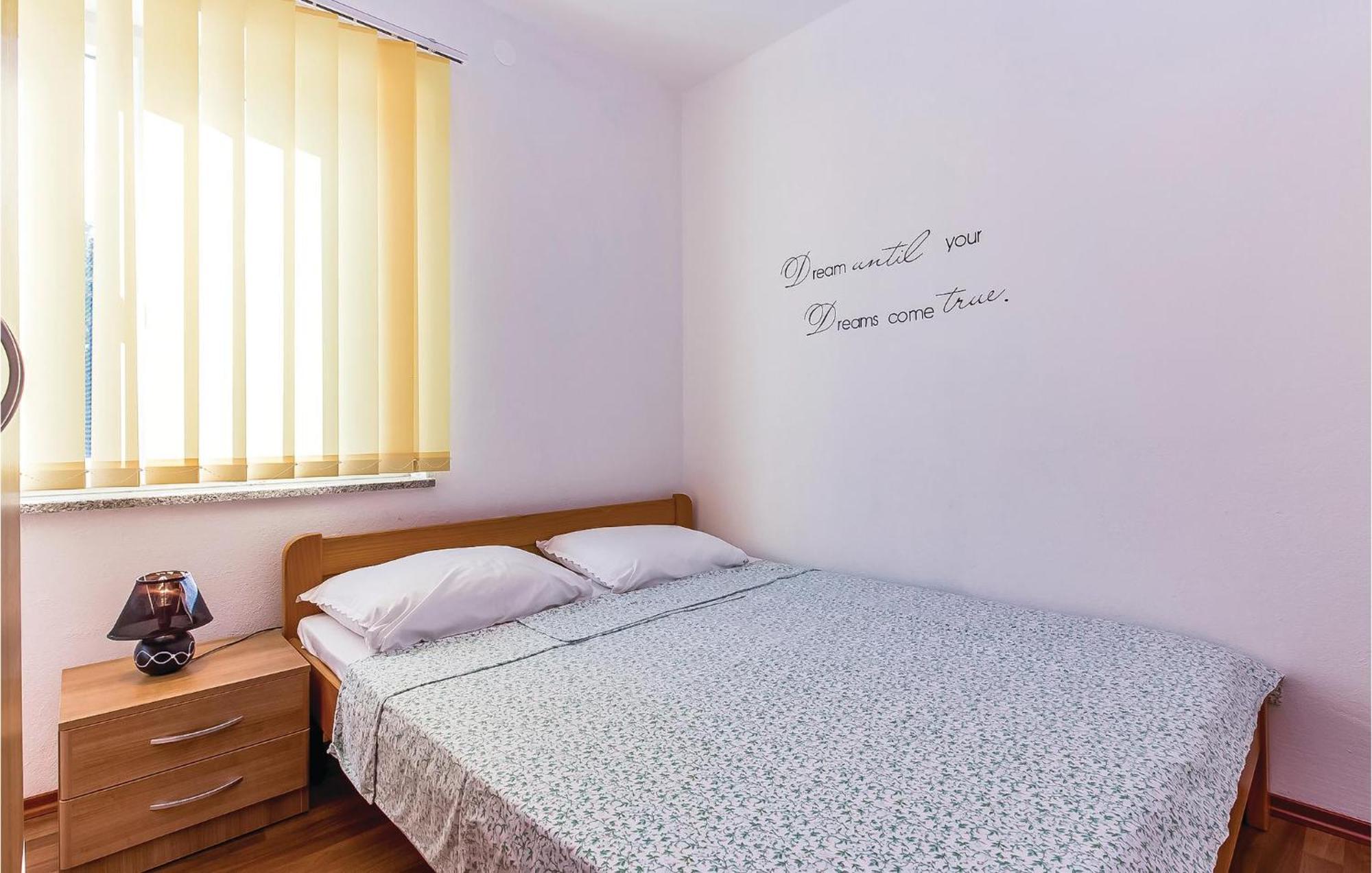 Awesome Apartment In Dobrinj With Wifi Exterior photo